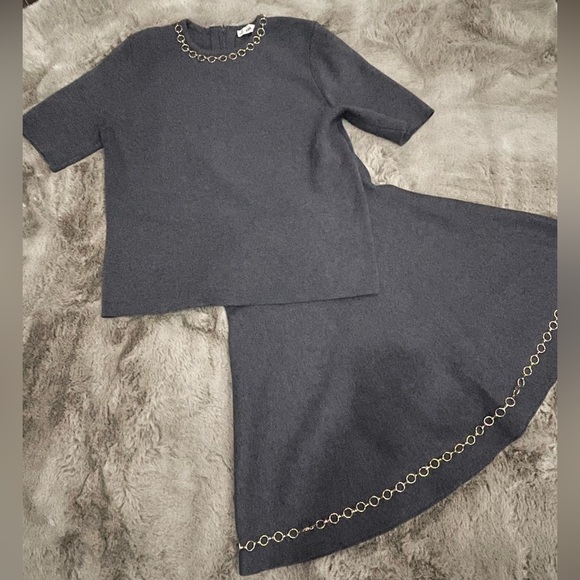 Zara Knit Sweater set of two.Top size is Medium & the knit skirt size is Large. - Picture 3 of 7